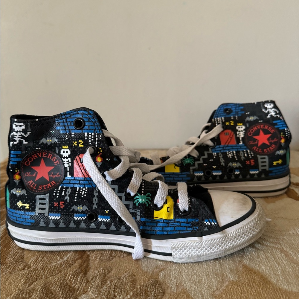 Player 1/2 Converse